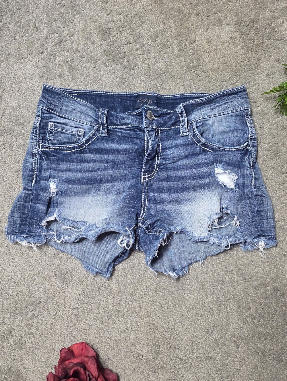 Daytrip Virgo Jean Shorts Blue Denim Holey Cutoffs Size 28